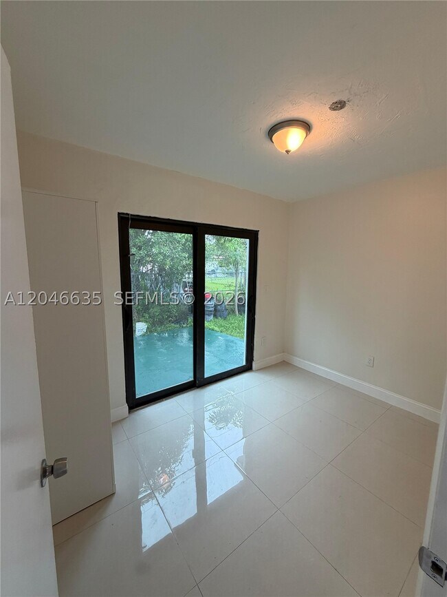 Photo - 465 NE 139th St Unit 467