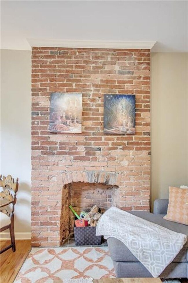 Photo - 1813 Wharton St