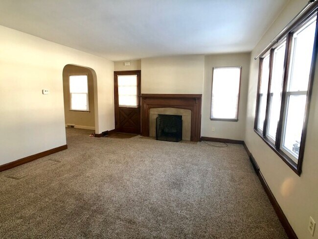 Photo - CHARMING 2 Bedroom Townhome Available! Unit 275