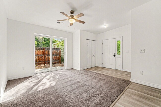 Photo - 1205-1205 Raven Pl