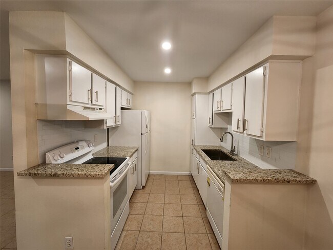 2250 Bering Dr Unit 21