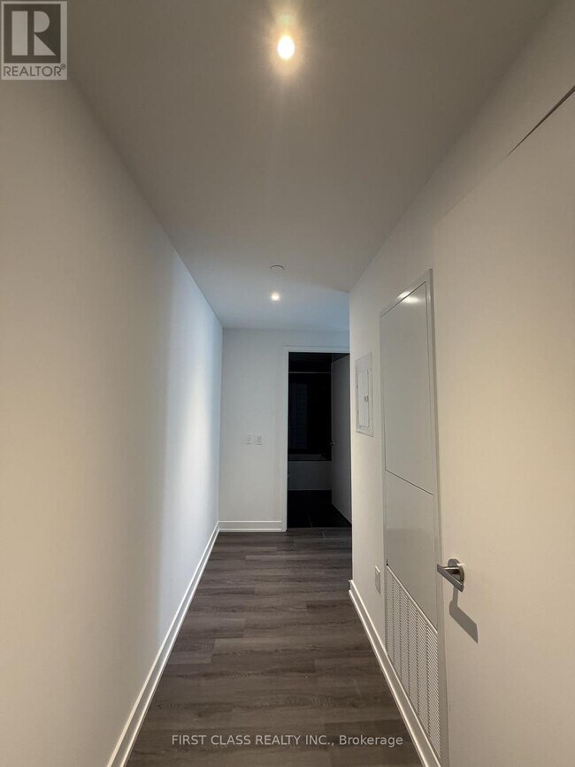 Photo - 448 Burnhamthorpe Rd W Unit 1901