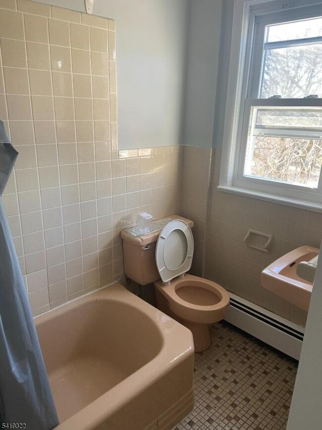 Photo - 107 Church St