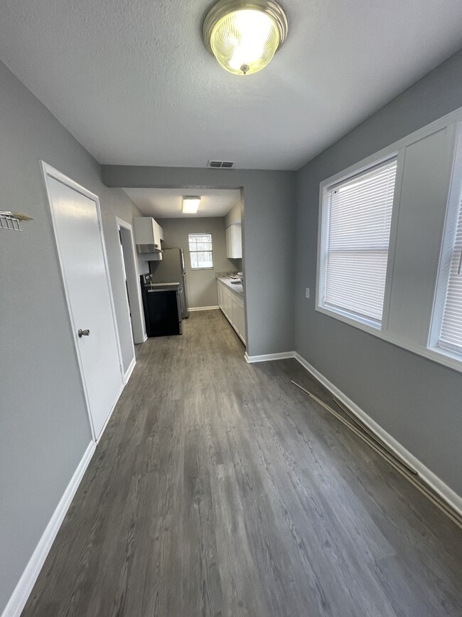 Photo - 338 W Bay Ave