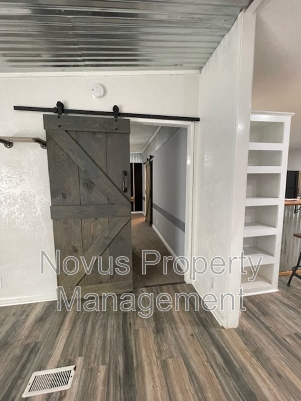 Photo - 105 Holly Dr