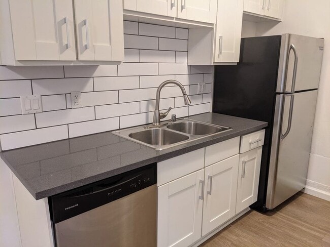 Building Photo - 6142 Eleanor Ave Rental
