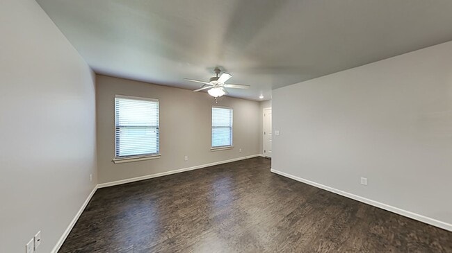 Photo - 2 Bed 2 Bath Duplex Close to Tinker.