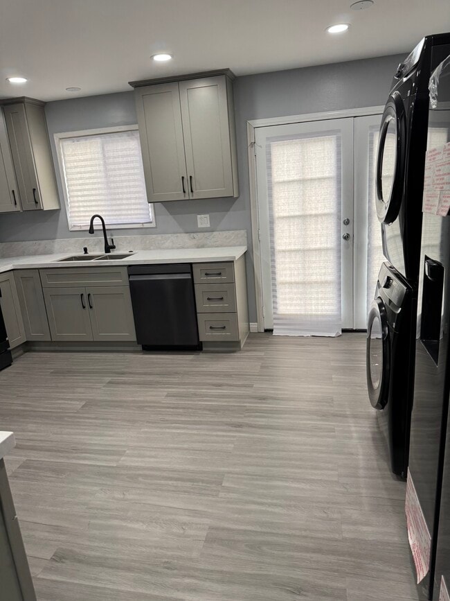 Cocina - 19110 Annalee Ave