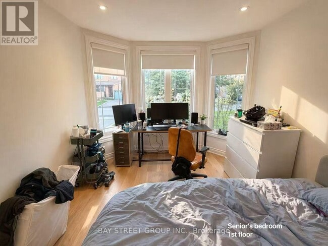 Photo - 42 Fouracre Way