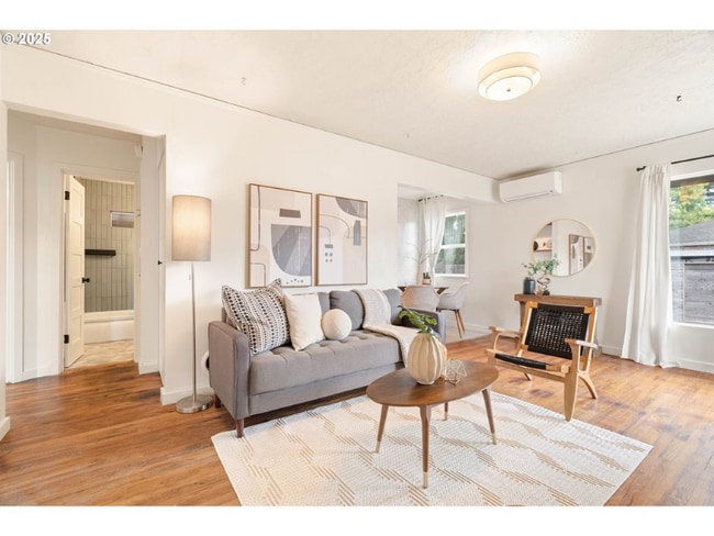 Photo - 841 NE 77th Ave