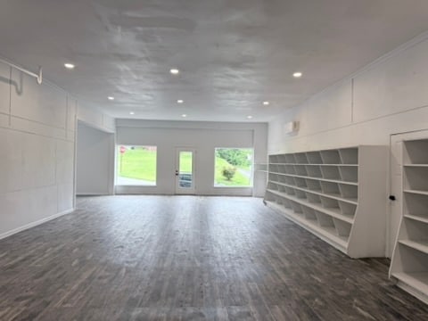 127 Susanna St Unit Comm