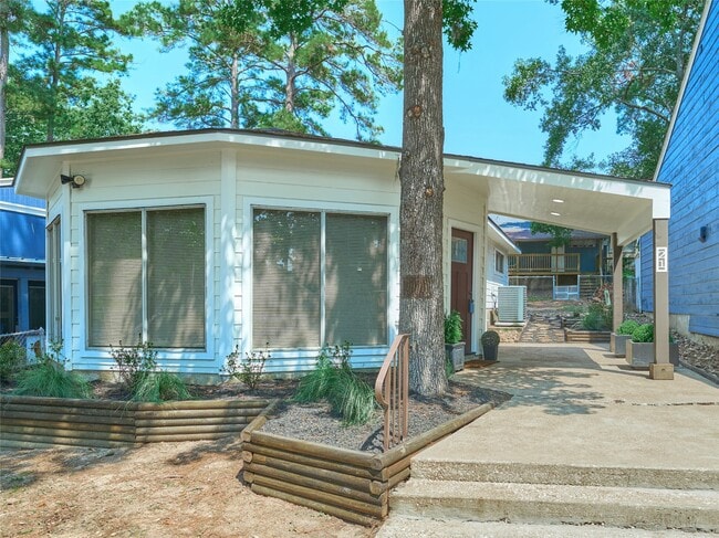 21 Harbour Ln