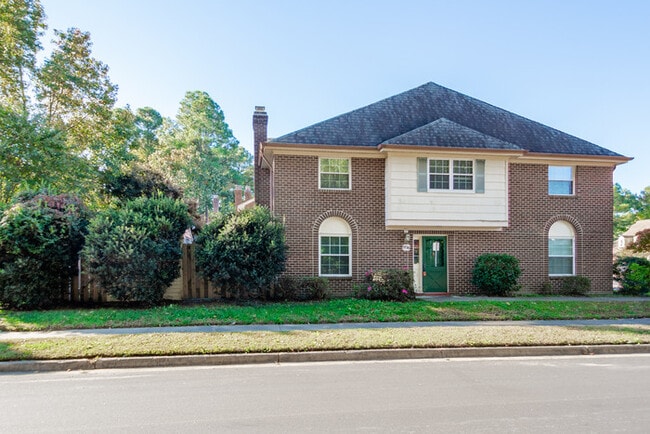 Photo - KINGS GRANT: SPACIOUS 3 BEDROOM 2.5 BATH T...