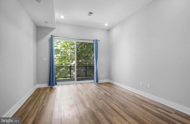 Photo - 910 N 17th St Unit 2