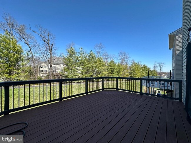 Photo - 25274 Gothic Square