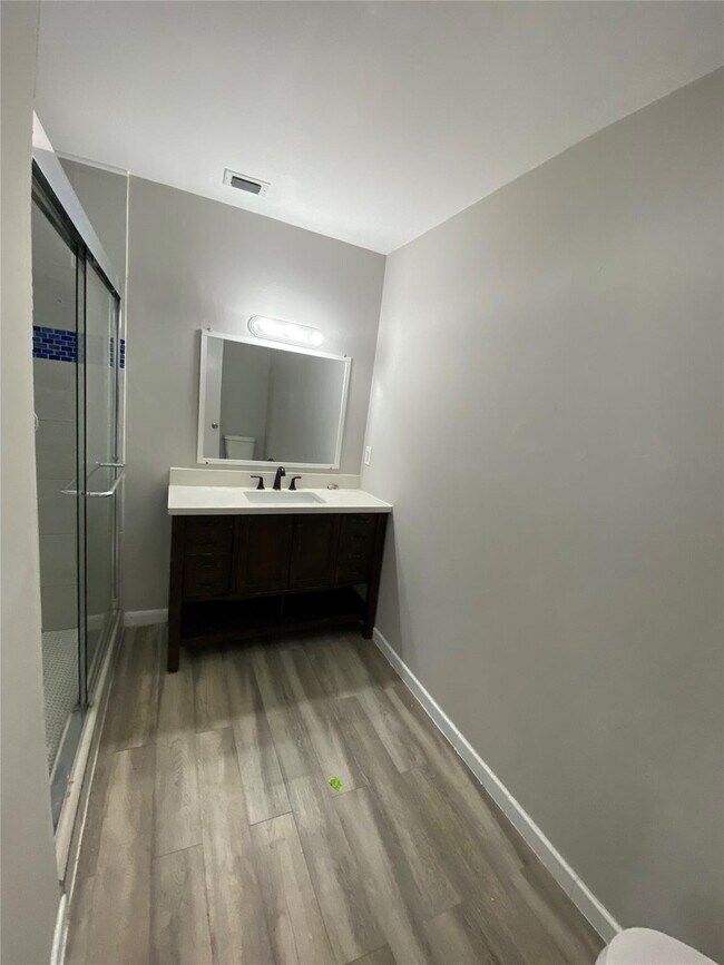 Photo - 4690 Summit Blvd