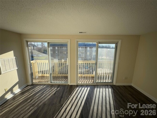 Photo - 1604 Arlyn Cir