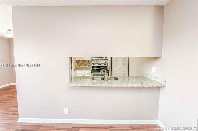 Photo - 8734 SW 3rd St Unidad 206