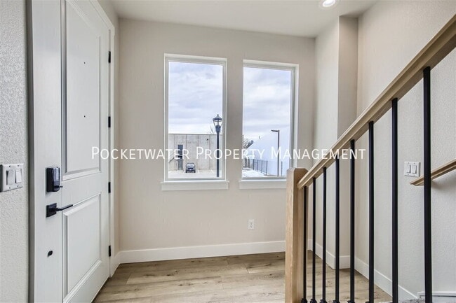 Photo - 1335 Baker St