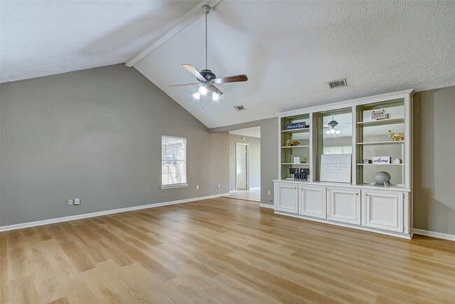 Photo - 31103 Alice Ln