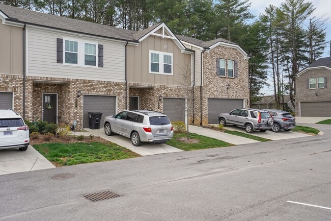 Photo - 326 Seaton Wy