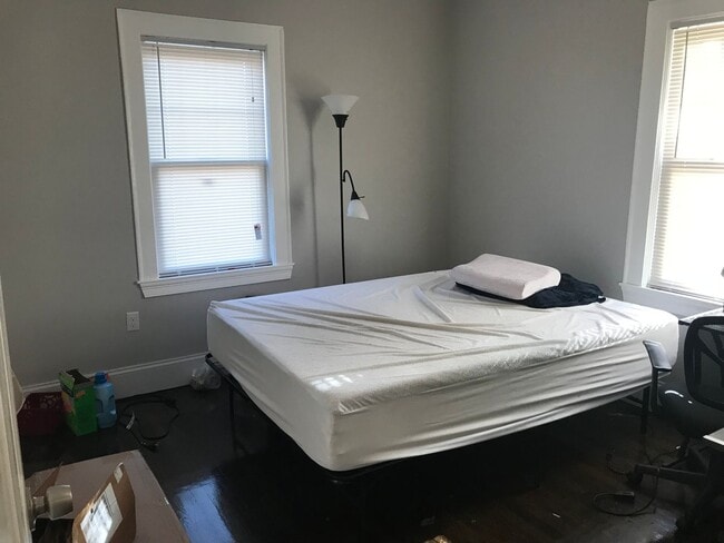 Photo - Spacious 4-Bed, 2-Bath Apartment Near Longwood & Northeastern — Ideal for Students!