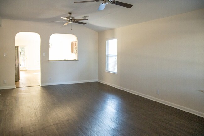 Living Room - 2808 Granite Cove