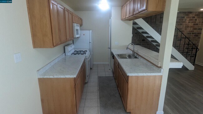 Photo - 1967 Woodglen Ln Unit 2