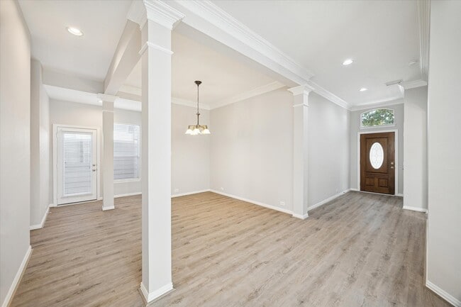 Photo - 2915 Crescent Oaks Park Ln