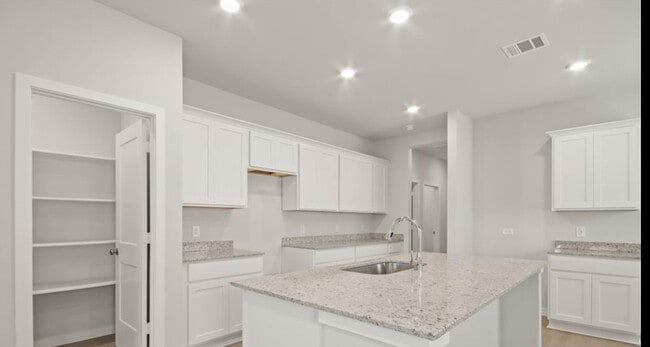 Building Photo - 3915 Flora Fld Dr
