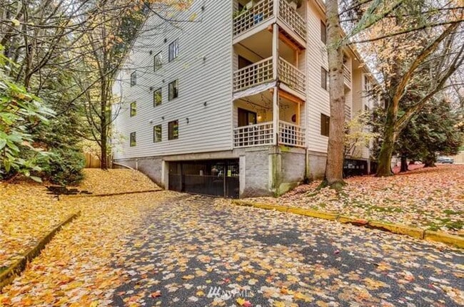 Photo - 2 Bedroom Corner Unit, excellent location!!
