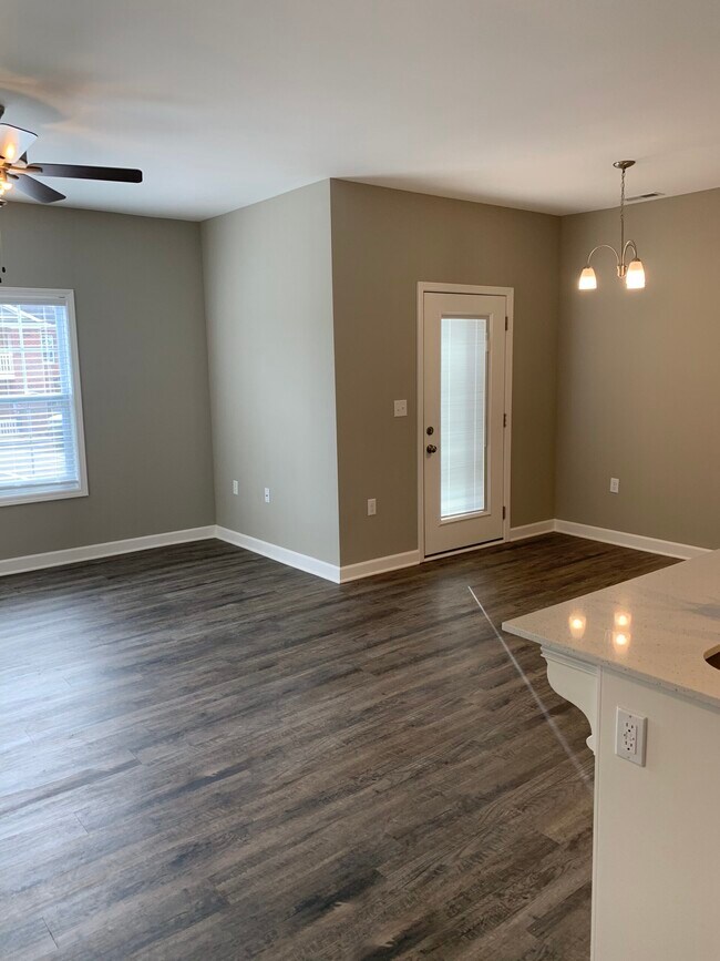 Photo - Oxford Square Apartments