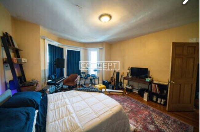 Photo - 8 Hillside St