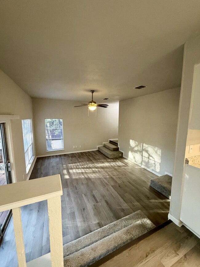 Photo - 1107 Girard St House