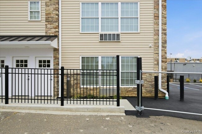 Photo - 71 N Main St Unit A