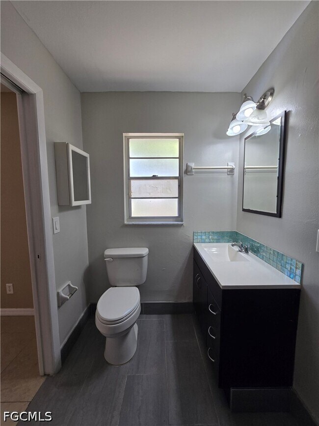 Photo - 702 SE 47th St
