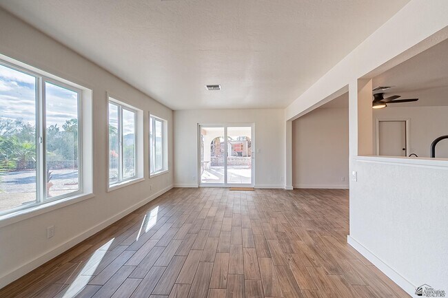 Photo - 12175 S Ironwood Dr