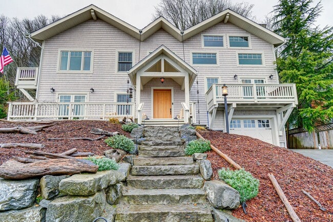 Building Photo - 27555 Sandy Shores Dr SW