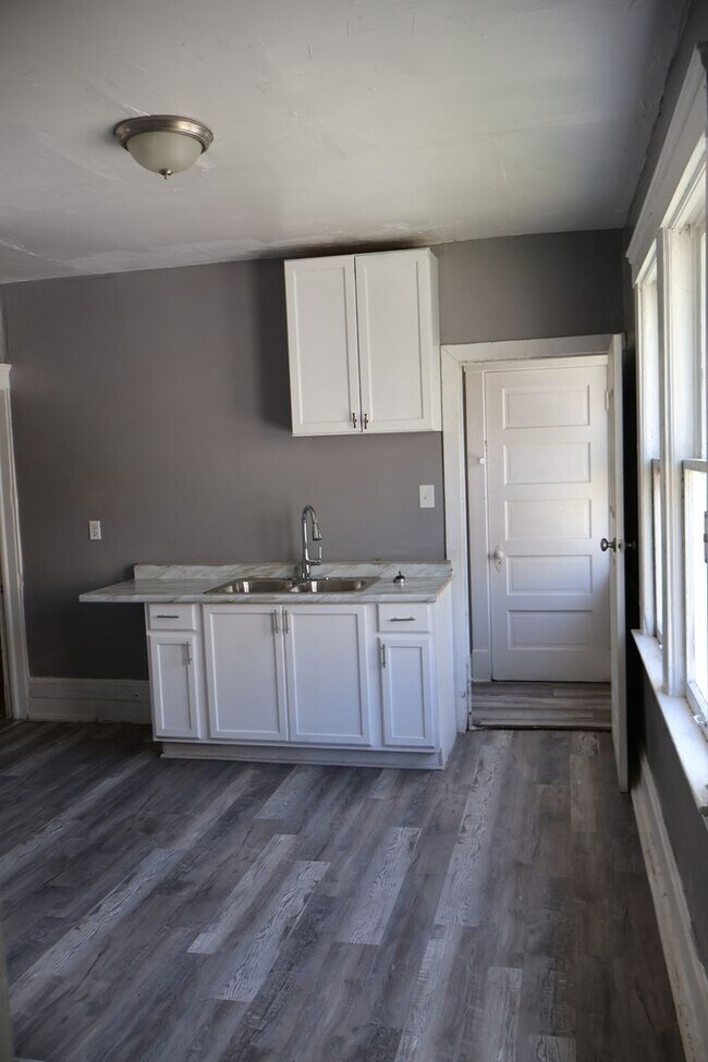 Photo - 6812 Whitney Ave Unit 2