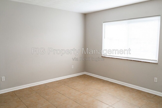 Photo - 139 Louella Dr