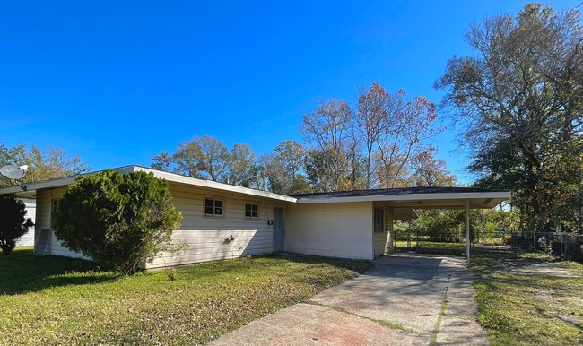 Photo - 4540 Beaumont Dr House