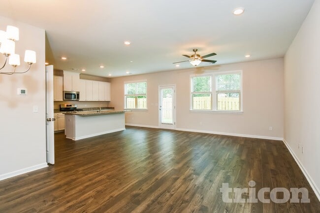 Photo - 148 Chapelcrest Ln