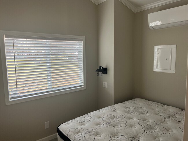 Photo - 1150 Hamilton Ln