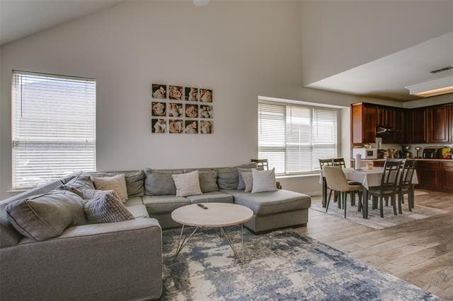 Photo - 7902 Thorneywood Rd