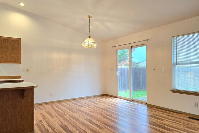 Photo - Lovely 3 Bedroom Marysville Rambler - 1/2 off 1st Months Rent!