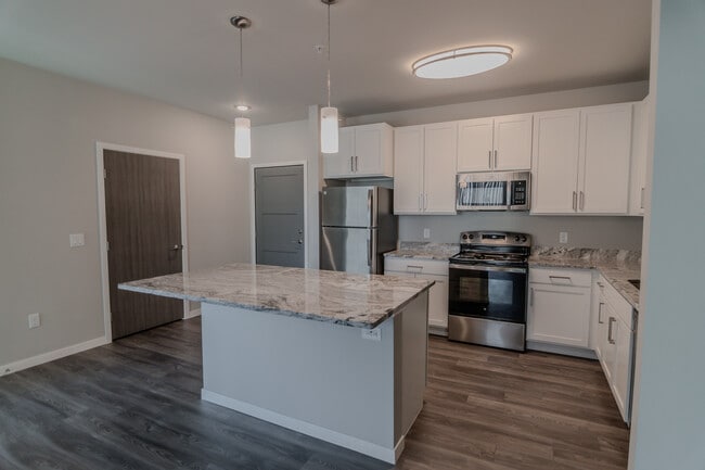 Oak Ridge at University Park Senior Apartm...