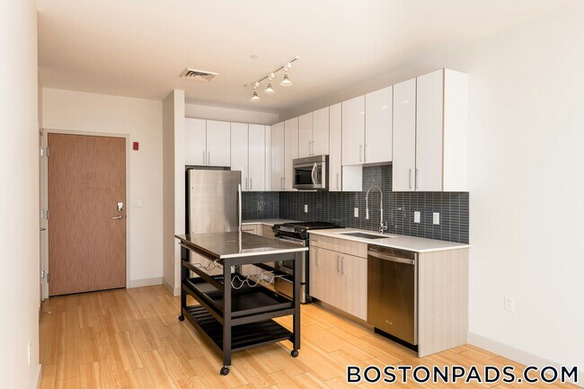 Photo - 320 D St Unidad 123