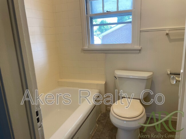 Photo - 2318 St Clair Ave.