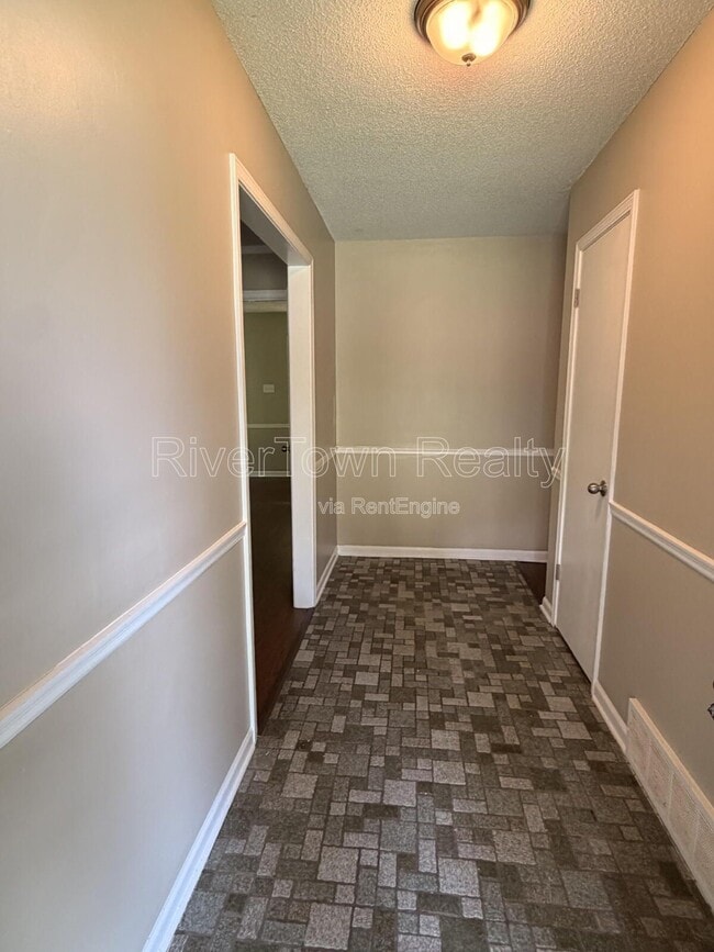 Photo - 4311 Springwind Rd