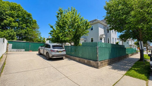 Photo - 129 Union St